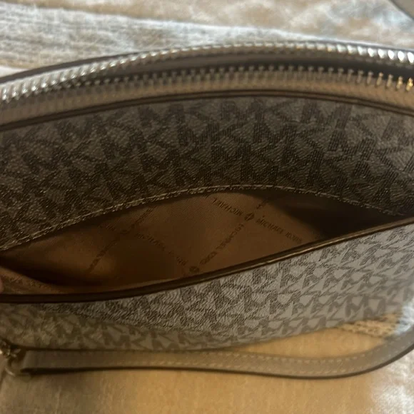 Michael Kors Silver Crossbody Bag - Picture 5 of 7